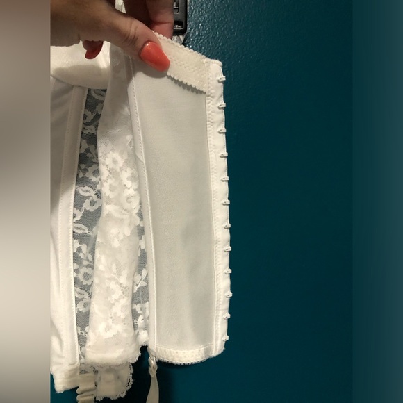 Va Bien Strapless Corset Bustier with Garters - Picture 9 of 16